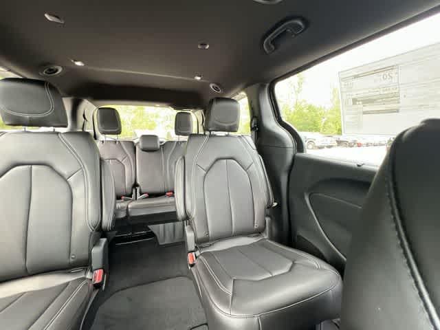 2027 Chrysler Pacifica PACIFICA SELECT AWD