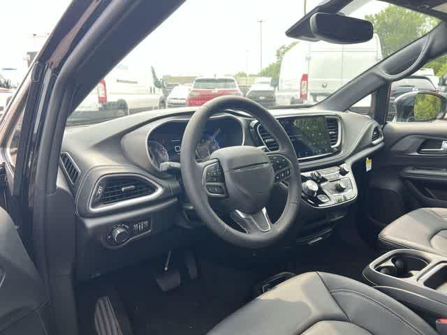 2027 Chrysler Pacifica PACIFICA SELECT AWD