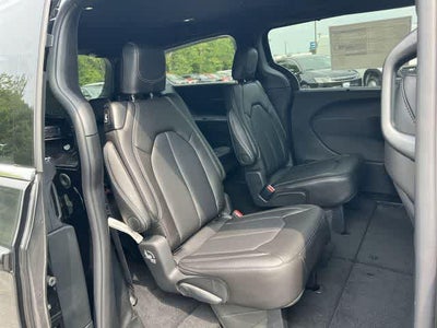 2027 Chrysler Pacifica PACIFICA SELECT AWD