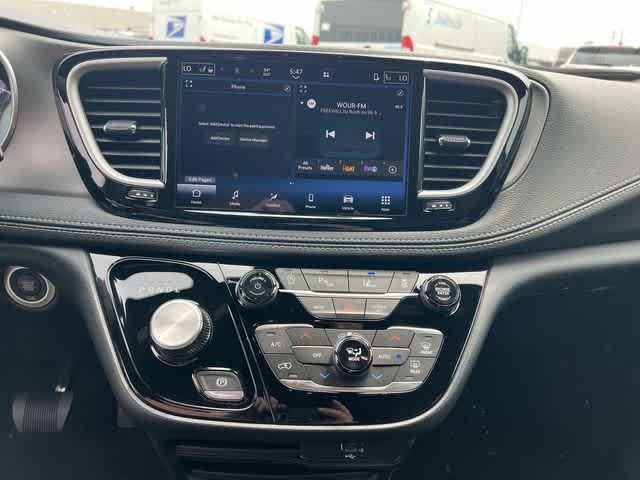 2027 Chrysler Pacifica PACIFICA SELECT AWD