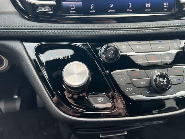 2027 Chrysler Pacifica PACIFICA SELECT AWD