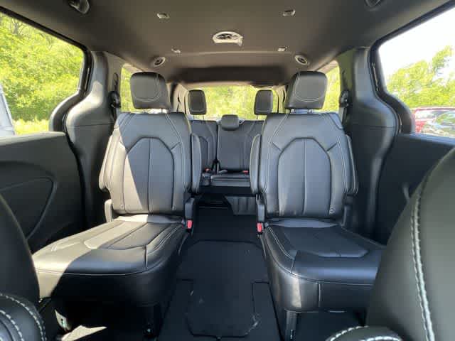 2027 Chrysler Pacifica PACIFICA SELECT AWD
