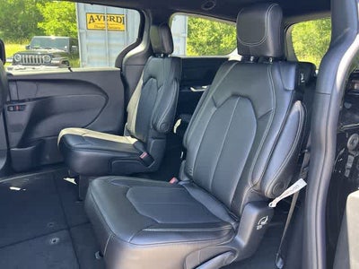 2027 Chrysler Pacifica PACIFICA SELECT AWD