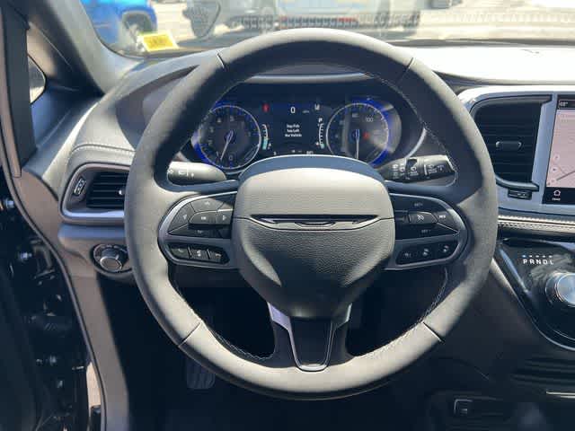 2027 Chrysler Pacifica PACIFICA SELECT AWD