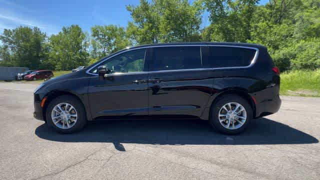 2027 Chrysler Pacifica PACIFICA SELECT AWD