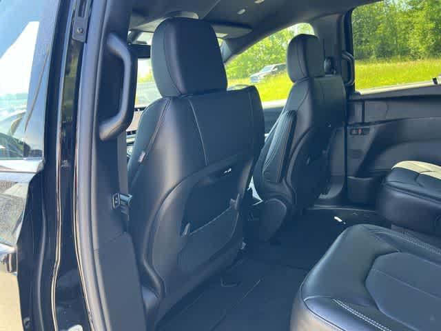 2027 Chrysler Pacifica PACIFICA SELECT AWD