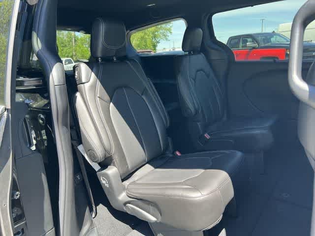 2027 Chrysler Pacifica PACIFICA SELECT AWD