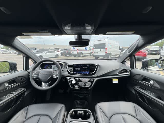 2027 Chrysler Pacifica PACIFICA SELECT AWD