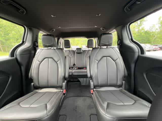 2027 Chrysler Pacifica PACIFICA SELECT AWD