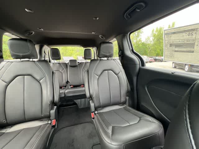 2027 Chrysler Pacifica PACIFICA SELECT AWD