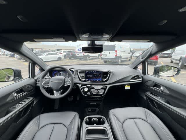 2027 Chrysler Pacifica PACIFICA SELECT AWD