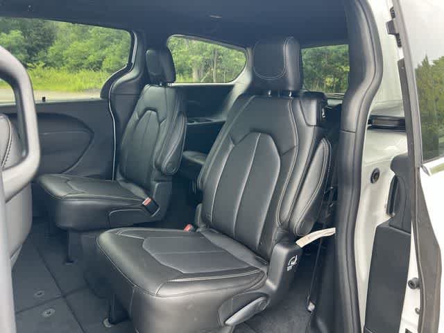 2027 Chrysler Pacifica PACIFICA SELECT AWD