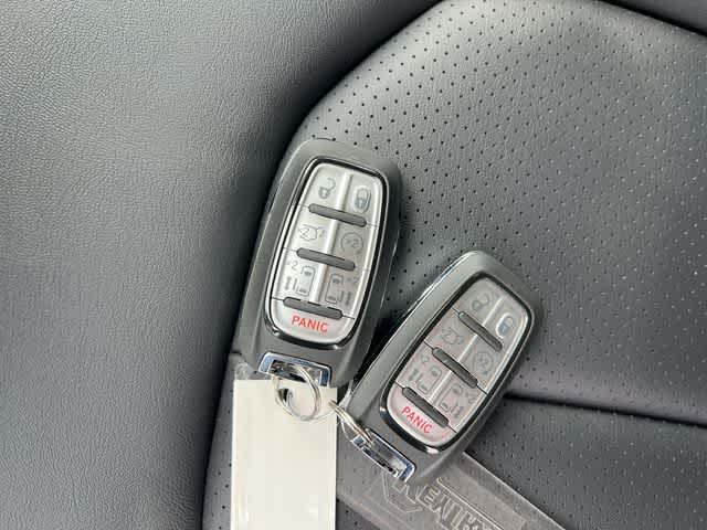 2027 Chrysler Pacifica PACIFICA SELECT AWD
