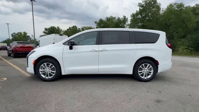 2027 Chrysler Pacifica PACIFICA SELECT AWD
