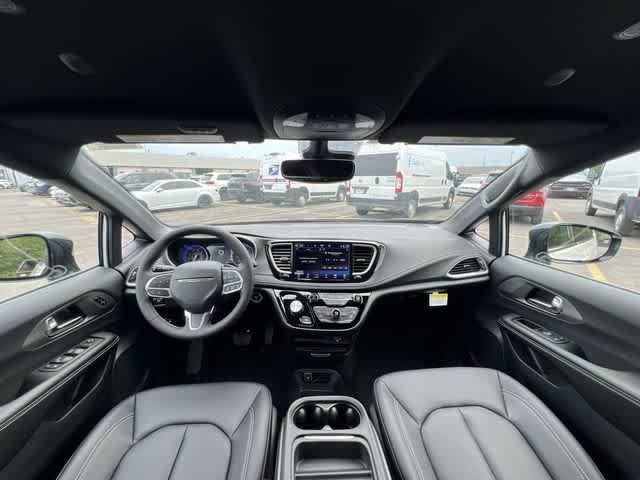 2027 Chrysler Pacifica PACIFICA SELECT AWD
