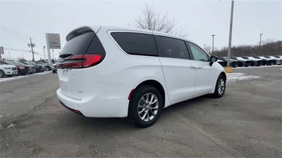2026 Chrysler Pacifica PACIFICA SELECT AWD