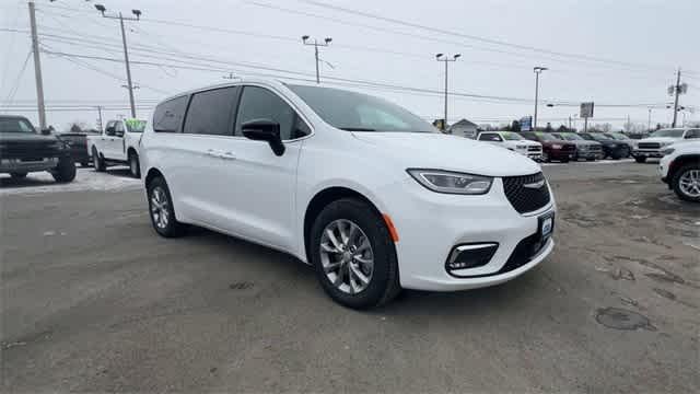 2026 Chrysler Pacifica PACIFICA SELECT AWD