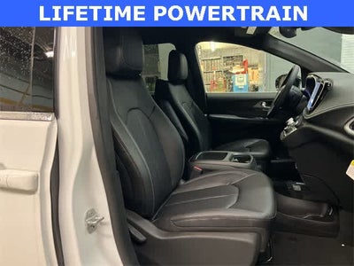 2026 Chrysler Pacifica PACIFICA SELECT AWD