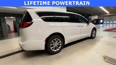 2026 Chrysler Pacifica PACIFICA SELECT AWD