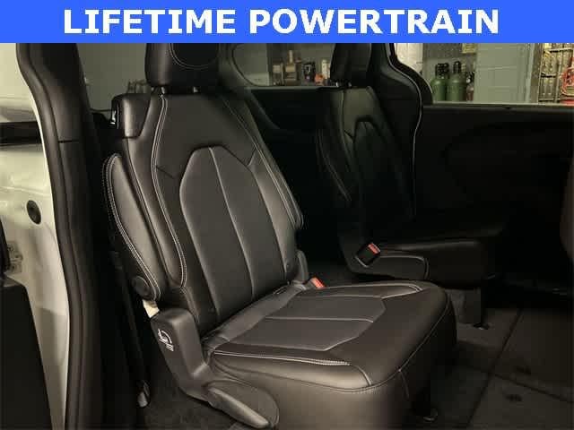 2026 Chrysler Pacifica PACIFICA SELECT AWD