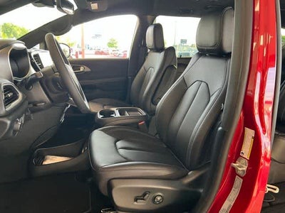 2027 Chrysler Pacifica PACIFICA SELECT AWD