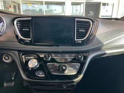 2027 Chrysler Pacifica PACIFICA SELECT AWD