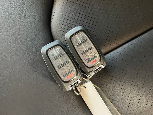 2027 Chrysler Pacifica PACIFICA SELECT AWD
