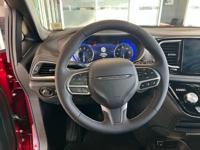 2027 Chrysler Pacifica PACIFICA SELECT AWD