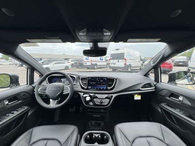 2027 Chrysler Pacifica PACIFICA SELECT AWD