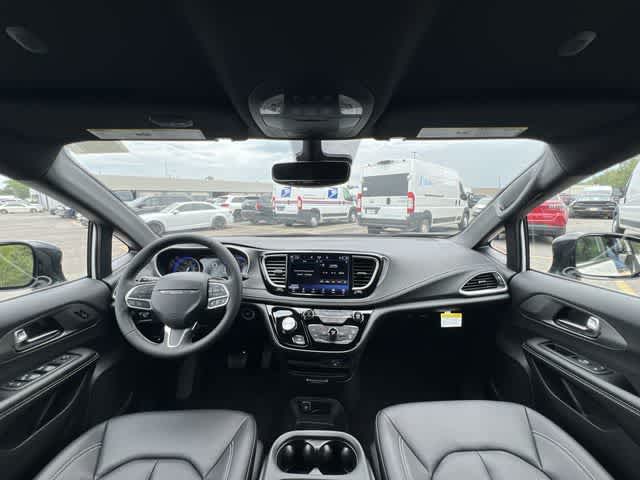 2027 Chrysler Pacifica PACIFICA SELECT AWD