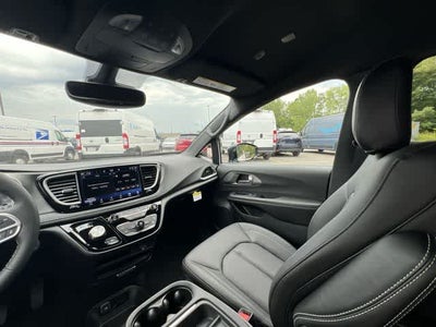 2027 Chrysler Pacifica PACIFICA SELECT AWD