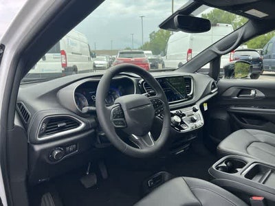 2027 Chrysler Pacifica PACIFICA SELECT AWD
