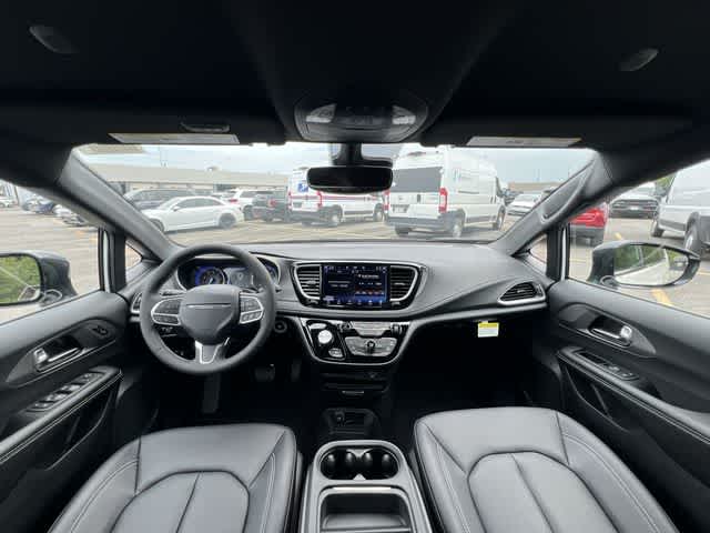 2027 Chrysler Pacifica PACIFICA SELECT AWD