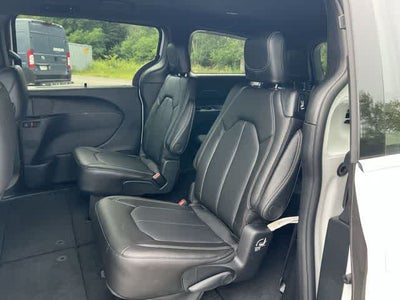 2027 Chrysler Pacifica PACIFICA SELECT AWD