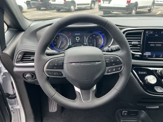 2027 Chrysler Pacifica PACIFICA SELECT AWD