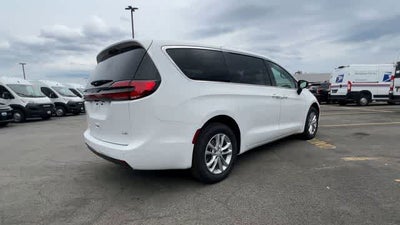 2027 Chrysler Pacifica PACIFICA SELECT AWD