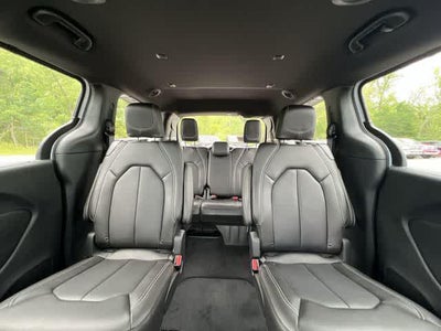 2027 Chrysler Pacifica PACIFICA SELECT AWD
