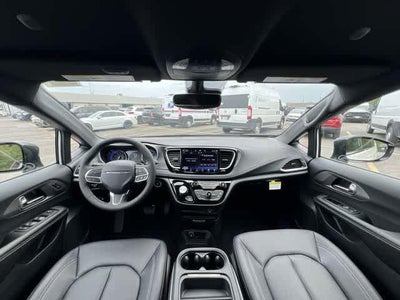 2027 Chrysler Pacifica PACIFICA SELECT AWD