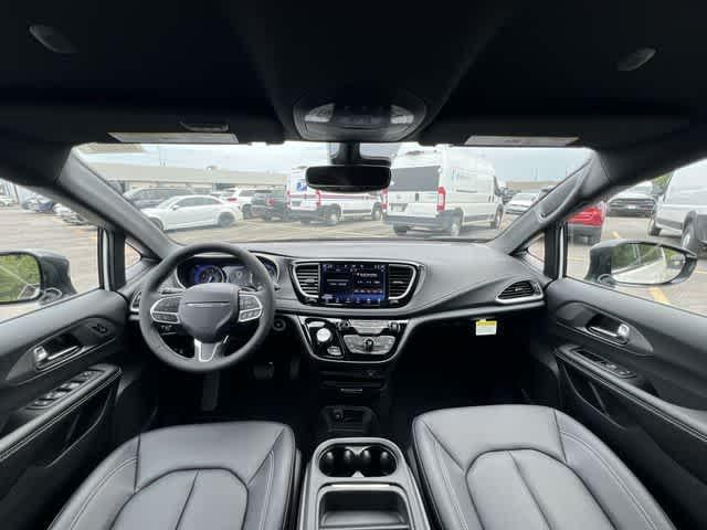 2027 Chrysler Pacifica PACIFICA SELECT AWD