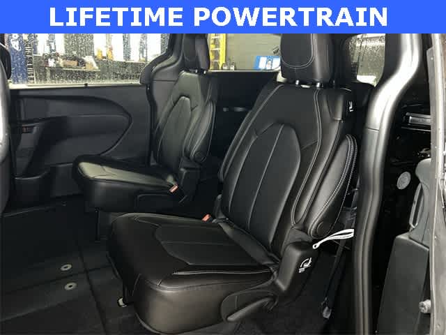 2026 Chrysler Pacifica PACIFICA SELECT AWD