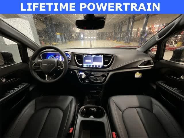 2026 Chrysler Pacifica PACIFICA SELECT AWD