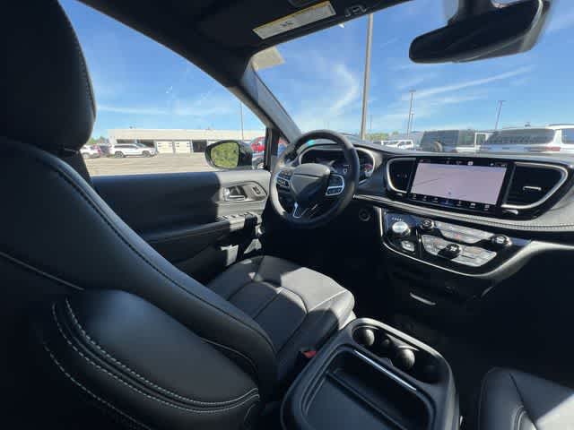 2027 Chrysler Pacifica PACIFICA SELECT AWD