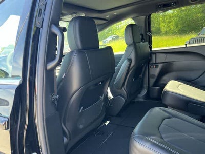 2027 Chrysler Pacifica PACIFICA SELECT AWD
