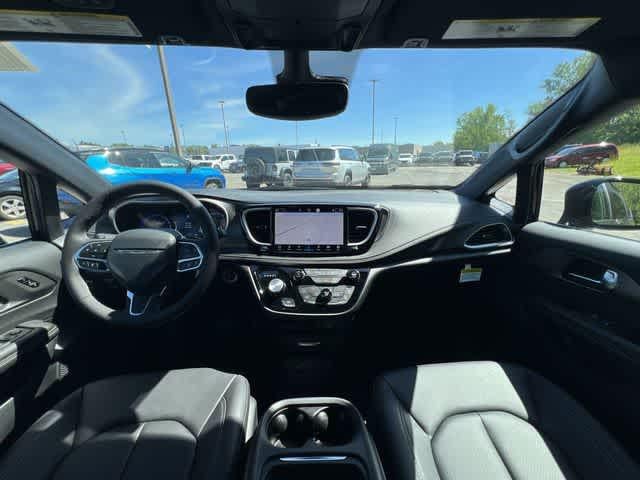 2027 Chrysler Pacifica PACIFICA SELECT AWD