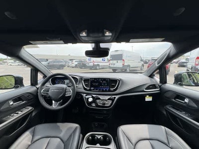 2027 Chrysler Pacifica PACIFICA SELECT AWD