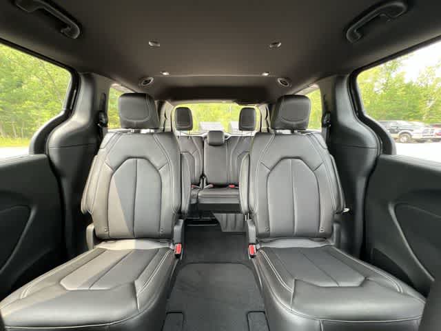 2027 Chrysler Pacifica PACIFICA SELECT AWD