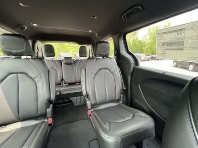2027 Chrysler Pacifica PACIFICA SELECT AWD