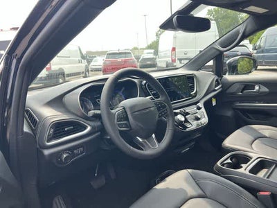 2027 Chrysler Pacifica PACIFICA SELECT AWD