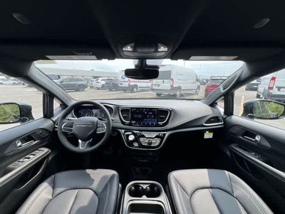 2027 Chrysler Pacifica PACIFICA SELECT AWD