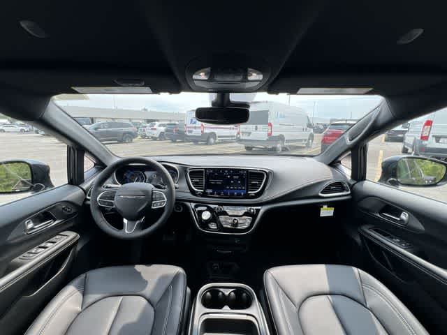 2027 Chrysler Pacifica PACIFICA SELECT AWD